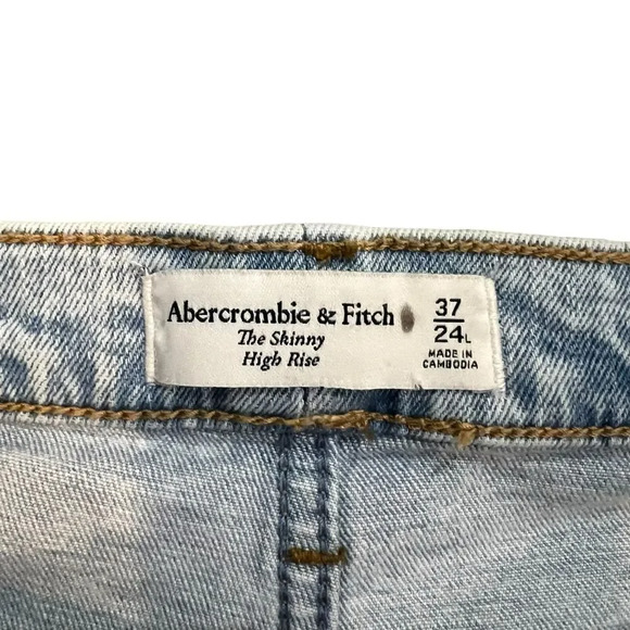 NWT Abercrombie & Fitch The Skinny High‎ Rise Raw Hem Jeans Size 37/24 - Picture 3 of 4